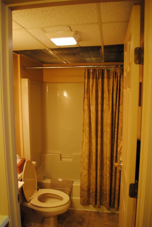 נורת' וודסטוק Autumn Breeze Motor Lodge מראה חיצוני תמונה