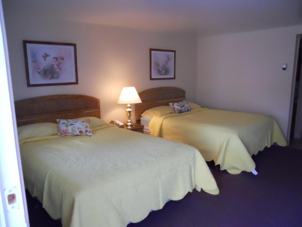 נורת' וודסטוק Autumn Breeze Motor Lodge מראה חיצוני תמונה